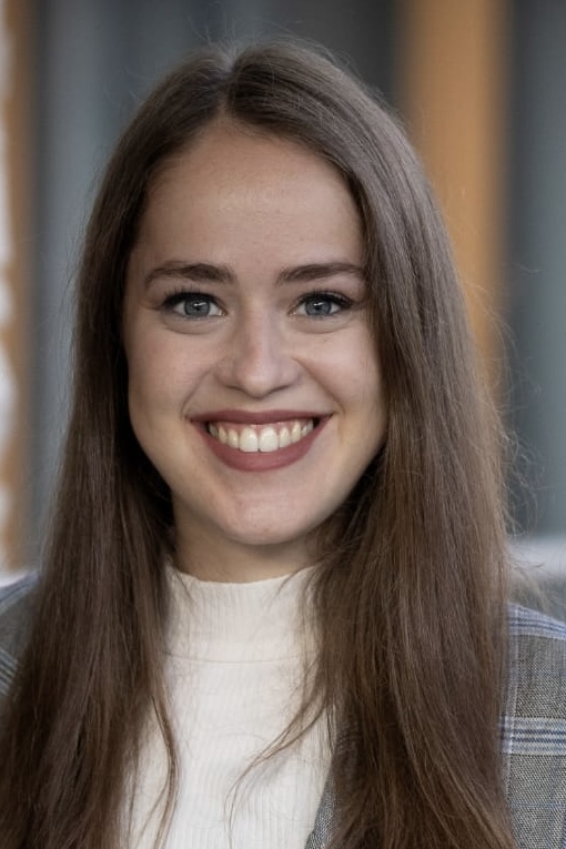 Julia S.